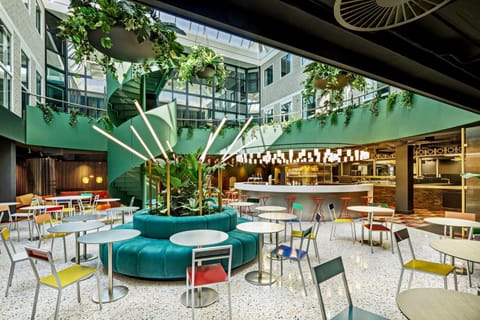 Restaurant/places to eat, Living room, Lounge or bar