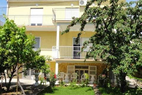 Croatia Zadar Borik Paar Apartment Studio garden view Number 1 Apartment in Zadar