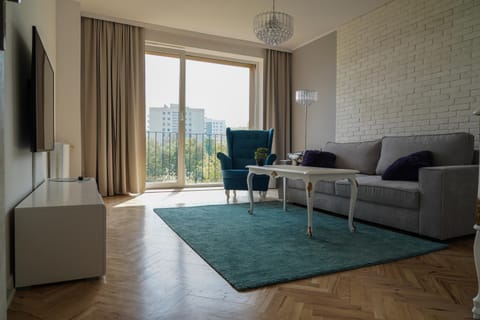Communal lounge/ TV room, Living room, Seating area