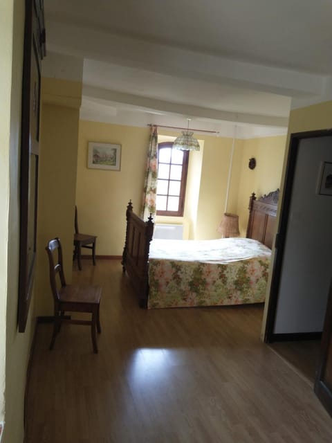 Concièrgerie du Château d'Allemagne En Provence House in French Riviera