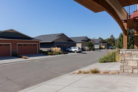 River Scene - Great Views! 30 day minimum required home House in White Salmon