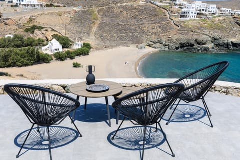 Patio, Day, Natural landscape, View (from property/room), Balcony/Terrace, Seating area, Beach, Mountain view, Sea view, sunbed