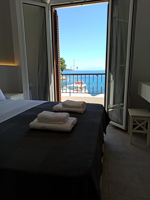 Bed, View (from property/room), Balcony/Terrace, Bedroom, Sea view