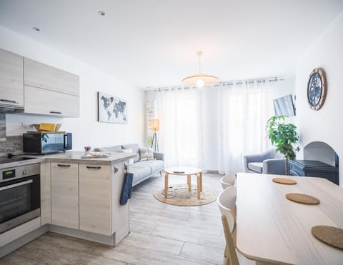 Kitchen or kitchenette, Living room, Dining area