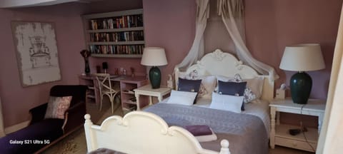 Le Belvédère - Chambres d'hôtes de charme et Restaurant Bed and Breakfast in Besse-sur-Issole