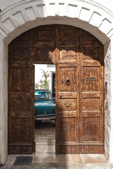 Facade/entrance