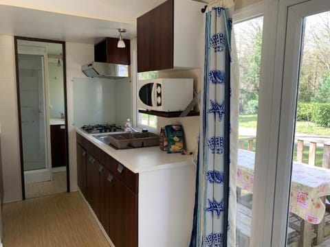 Mobil-Home Saint Cheron Campground/
RV Resort in Île-de-France