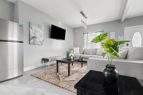 Lovely 4BR Near the Falls and Casino House in Niagara Falls