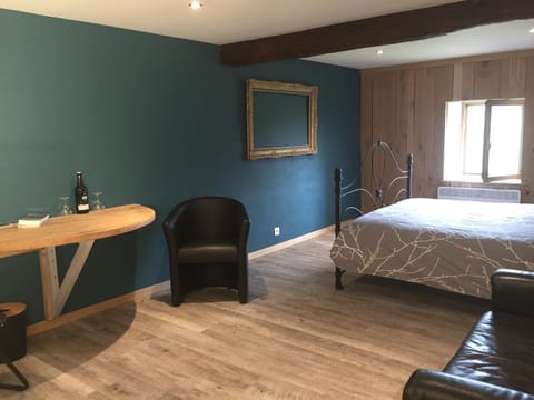 Property building, Photo of the whole room