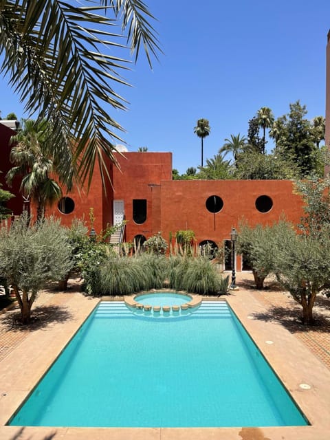 Property building, Day, Garden, Pool view, Swimming pool