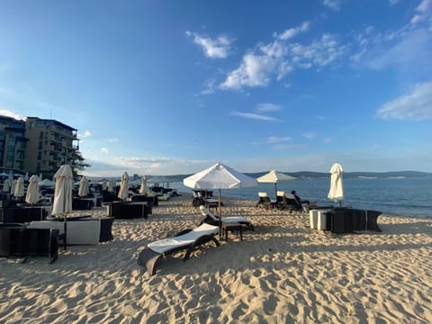 Nearby landmark, Day, Natural landscape, Beach, Sea view, sunbed