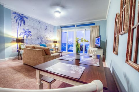 Large 3 Bd Penthouse 2034 In Laketown, Great Views and Amenities! House in Panama City Beach