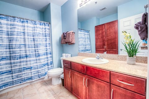 Large 3 Bd Penthouse 2034 In Laketown, Great Views and Amenities! House in Panama City Beach