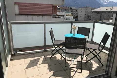 LE CEZANNE - Centre ville, Balcon, Garage Apartment in Annecy