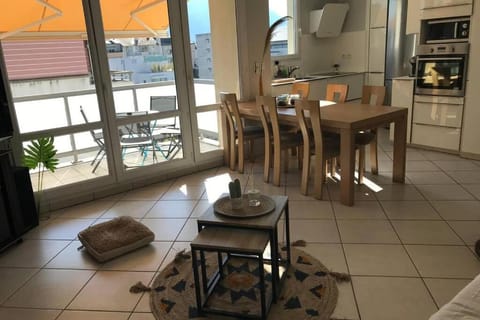 LE CEZANNE - Centre ville, Balcon, Garage Apartment in Annecy