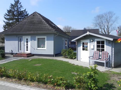 Facade/entrance, Garden