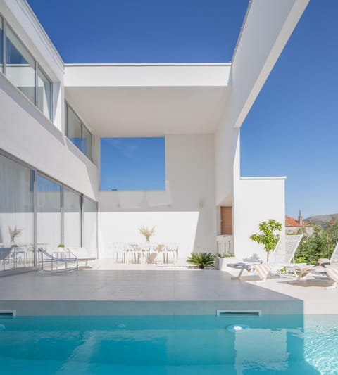 Property building, Swimming pool