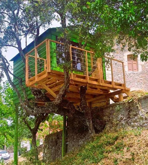 Property building, Spring, Day, Natural landscape, Garden, View (from property/room), Balcony/Terrace, Garden view