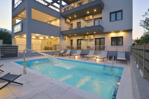 Property building, Pool view