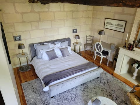 Bed, Bathroom, Photo of the whole room, Bedroom, Bath