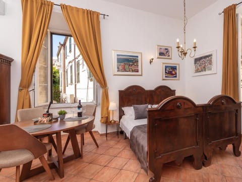 Bed, Bedroom, Dinner