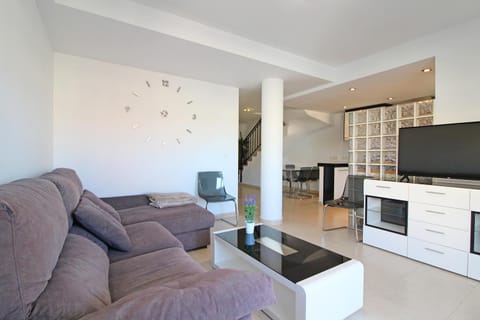 Communal lounge/ TV room, Living room