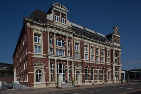 Property building, Facade/entrance