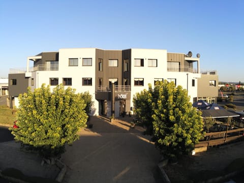 Property building, Day
