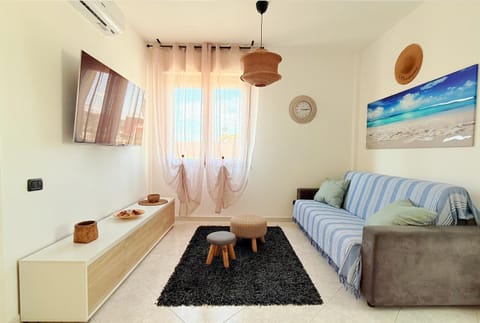 Communal lounge/ TV room, TV and multimedia