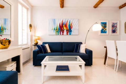 Living room, Decorative detail, Seating area