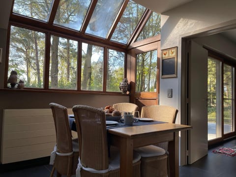 Kitchen or kitchenette, Breakfast