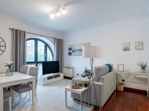 TV and multimedia, Living room, Dining area