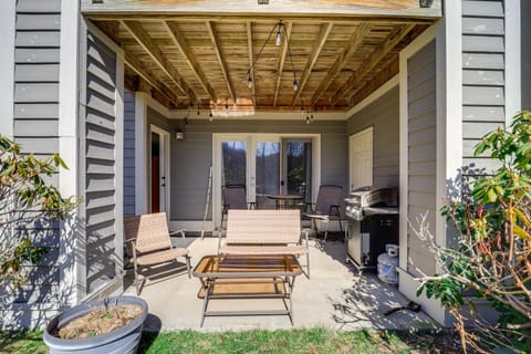 6 Mi to Sugar Mtn Slopes Seven Devils Condo! Apartment in Seven Devils