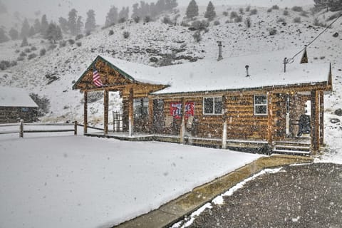 Cozy Log Cabin Escape In the Heart of Creede! Cabin in Creede