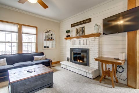 Monument Retreat - Walk to Local Dining and Shopping House in Monument