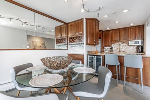 Lake Cliffe E-305 - Dillon House in Dillon