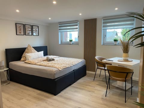 Bed, Photo of the whole room, Seating area, Bedroom