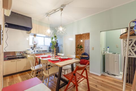 Kitchen or kitchenette, Living room, Dining area, minibar, stove