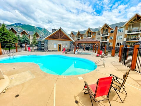 Pool view, Swimming pool