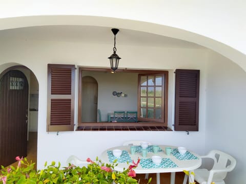 Property building, Facade/entrance, Off site, Garden, Balcony/Terrace