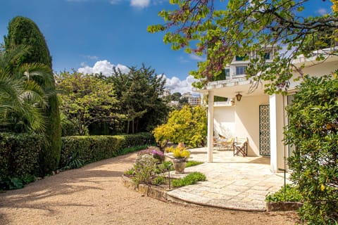 Property building, Patio, Facade/entrance, Garden