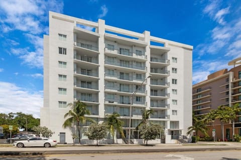 Roami at Grove 27 Apartment in Coral Gables