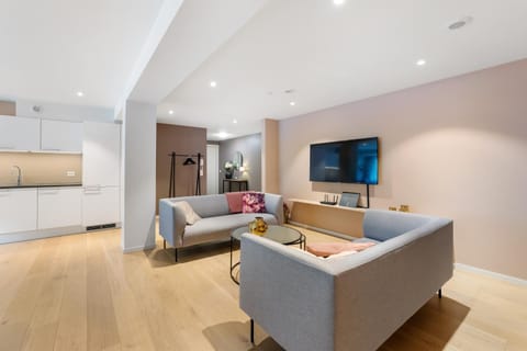 Communal lounge/ TV room, TV and multimedia
