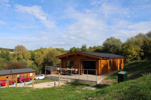 Viaduct Fishery Lodges Chalet in Sedgemoor