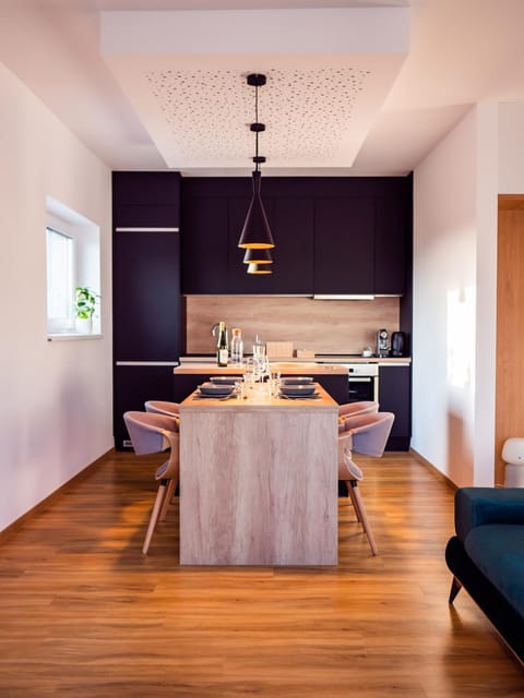 Kitchen or kitchenette, Living room