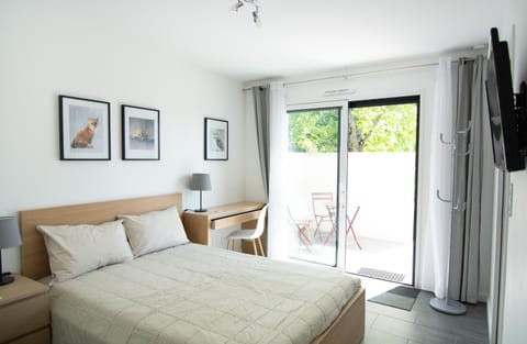 Patio, Photo of the whole room