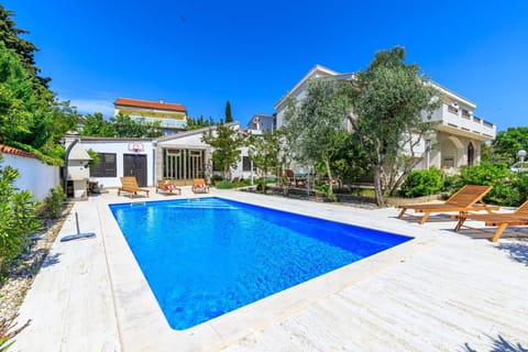 Swimming pool, Swimming pool