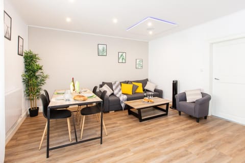 Communal lounge/ TV room, Living room, Seating area