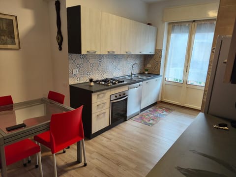 House Lillina ,appartamento vicino al mare con spiaggia privata ,ombrellone e lettini Apartment in San Benedetto del Tronto