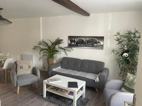 Gîte SOUAÏ ET ZEN , 5 mn du Zooparc de Beauval Apartment in Centre-Val de Loire